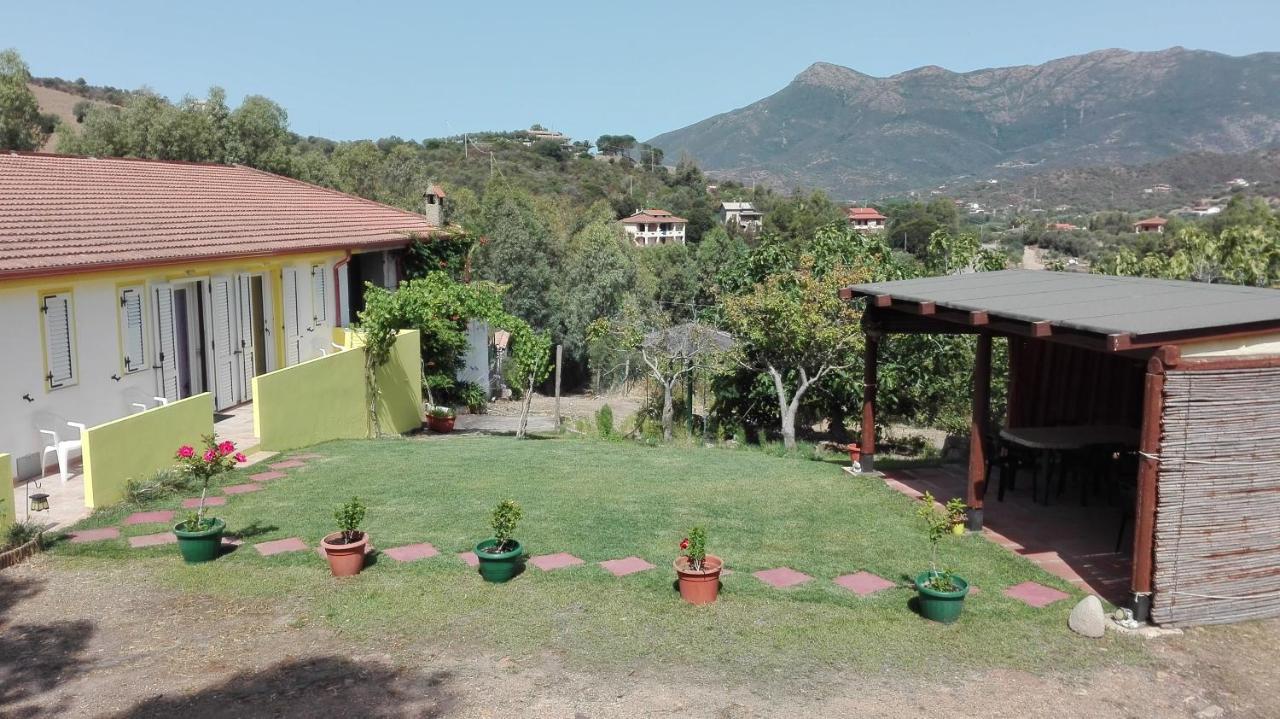 Il Girasole Alloggio Villa Fluminimaggiore Luaran gambar